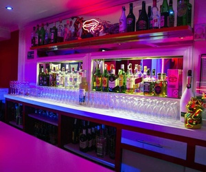 Una noche excepcional en un ambiente agradable.
