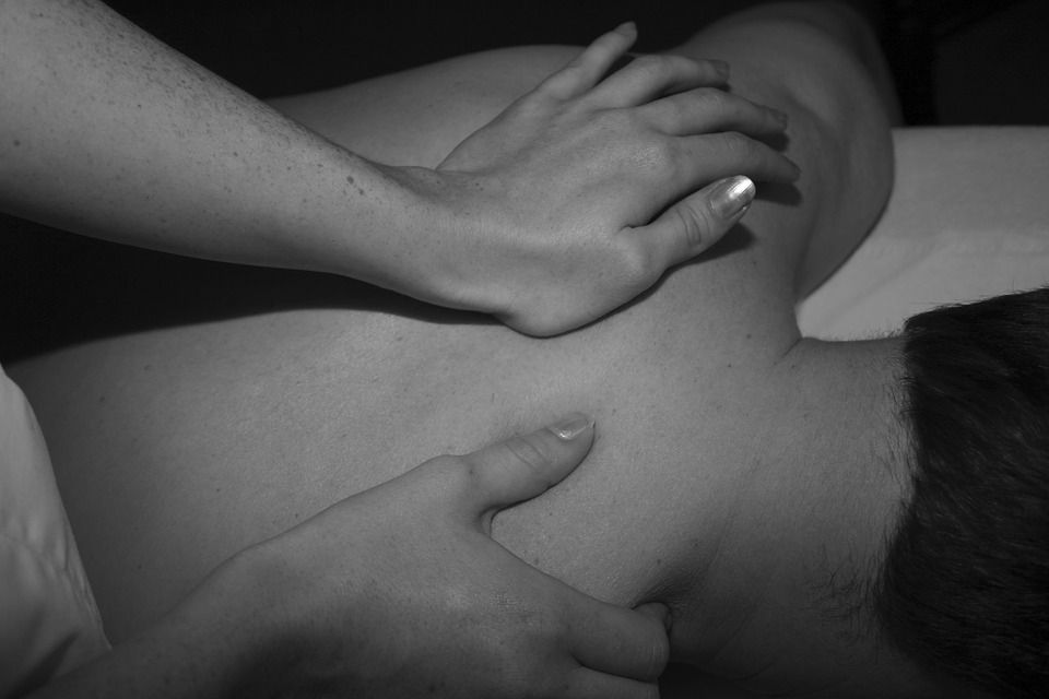 Masajes relajantes: Servicios y Escorts de John Baltimore